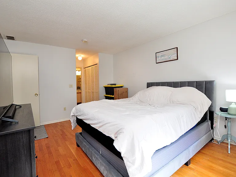 30 Simsbury Lndg #30 — Photo 12