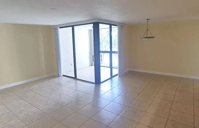 820 Lavers Cir #G409 — Photo 3