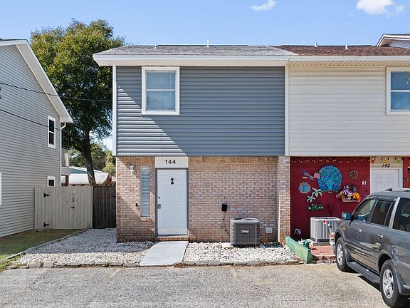 2nd image of 144 Scottwood Dr SE