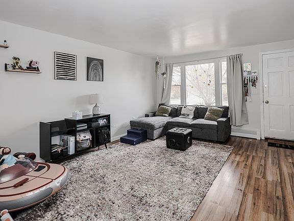 3rd image of 1 Oakwood Lane #2