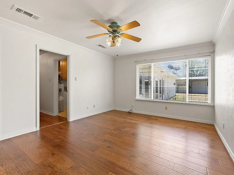 12869 FM 1385 — Photo 16
