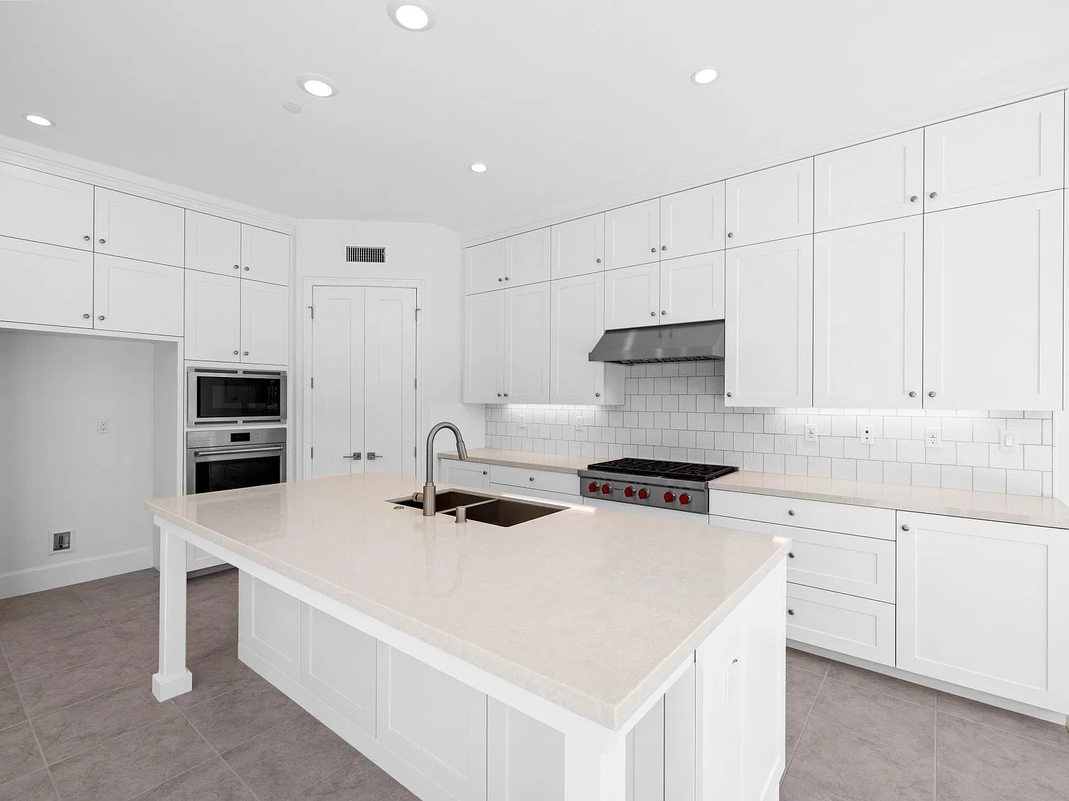4 bed, 2753 sqft, $6,950 — Photo 3