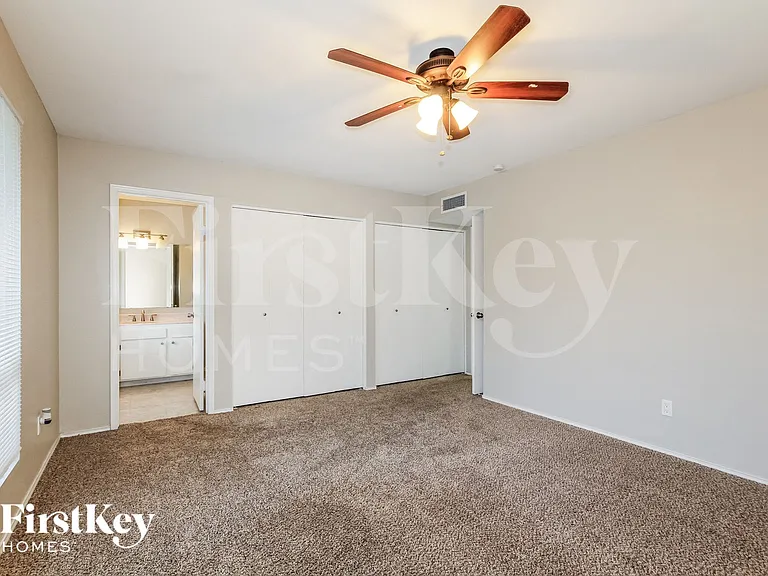 9047 N 48th Ave — Photo 8