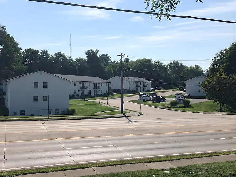 Willow Run Apartments — Photo 20