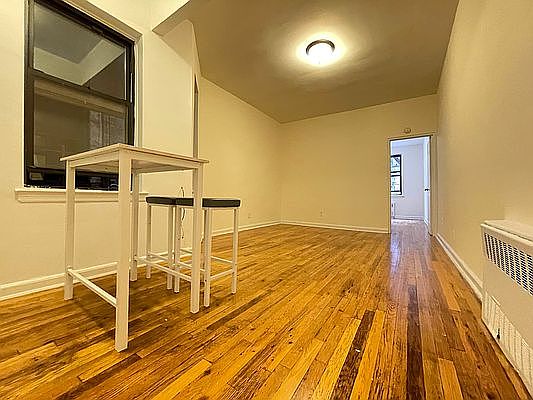 5th image of 333 E 90th St #207