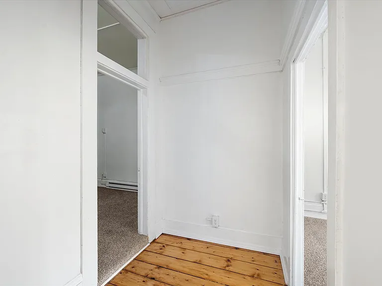 8 W Park Row #3 — Photo 13