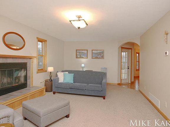 4th image of 4040 Scenic Pines Dr NE