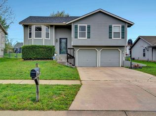 2407 SW Romar Rd, Topeka, KS 66614