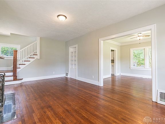 3rd image of 222 Corwin Ave