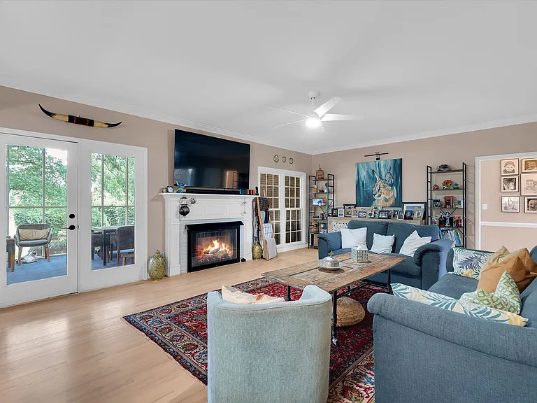 202 Mallowrose Ln — Photo 7