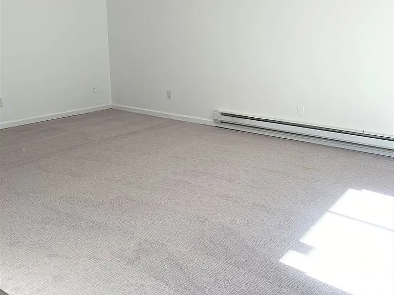 Hill Town Apartments — Photo 46