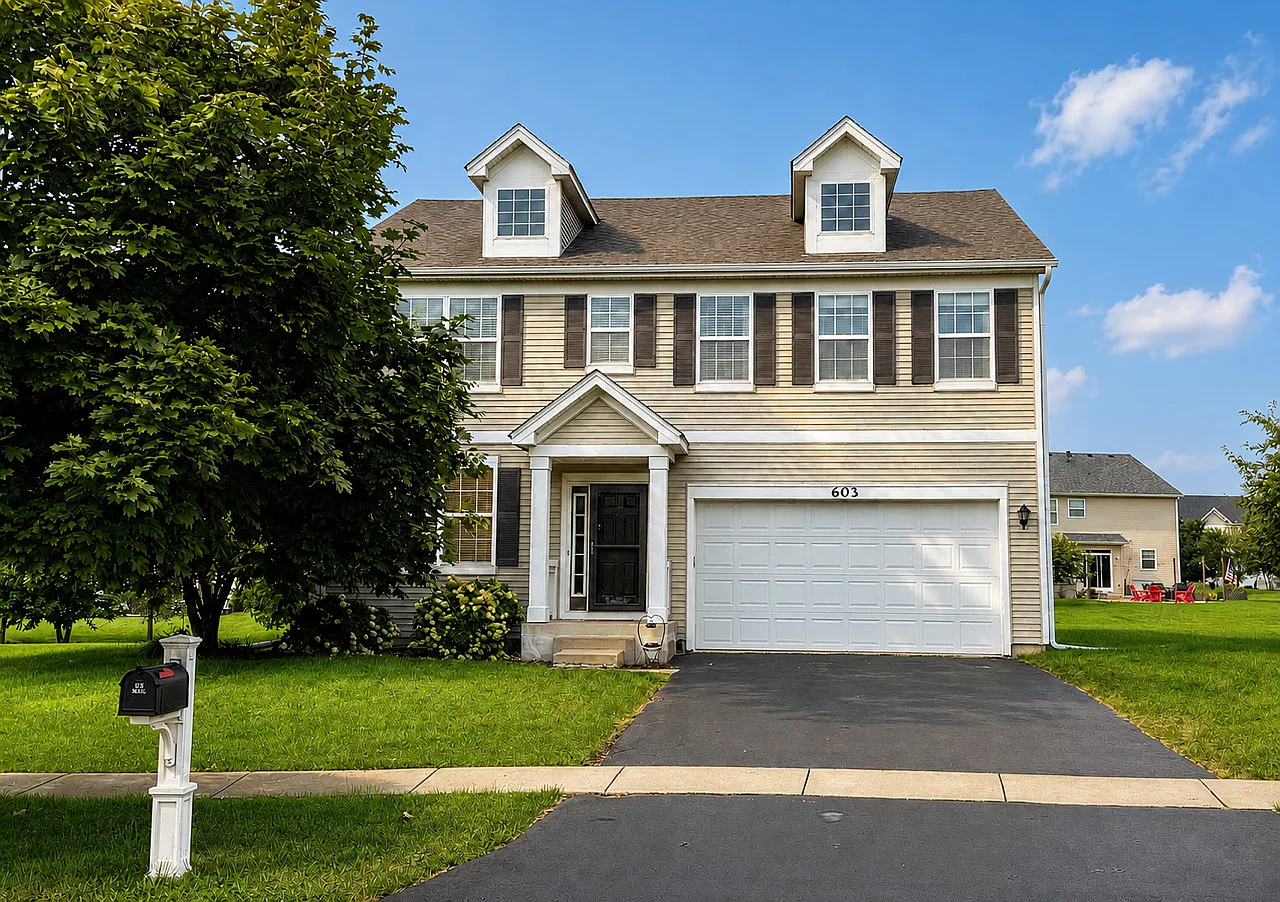 4 bed, 2.5 bath, 2391 sqft, $3,325 — Photo 2