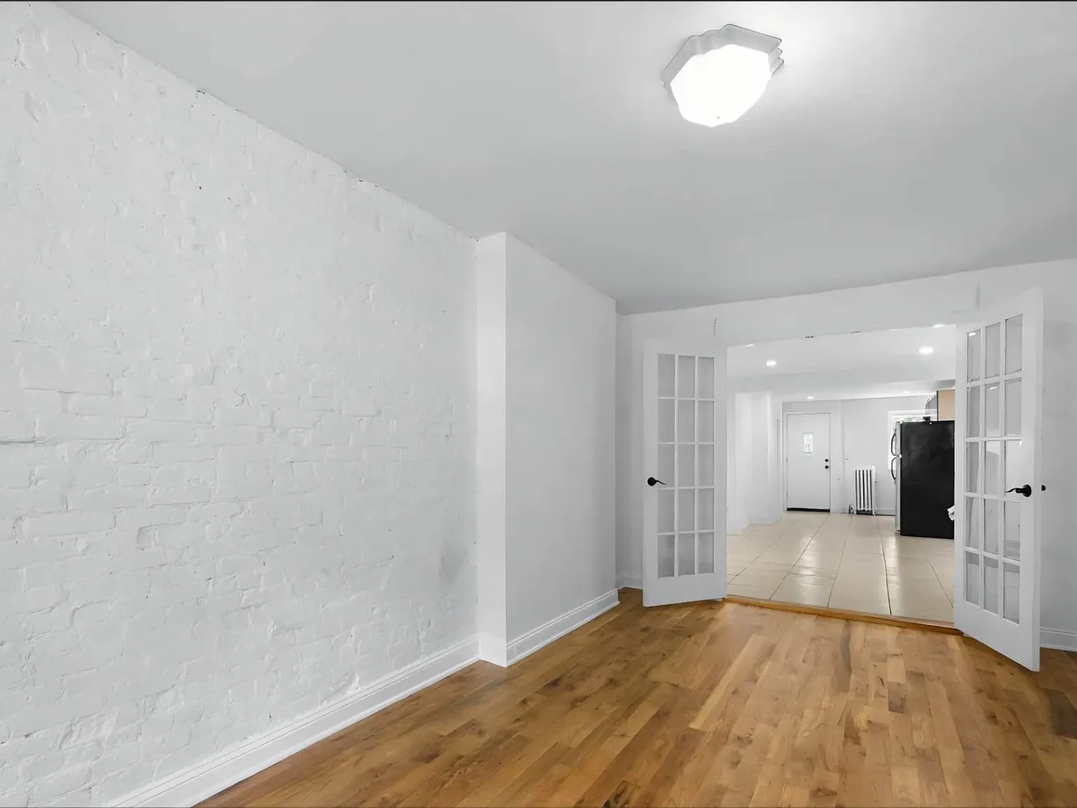 64 Bainbridge Street — Photo 2
