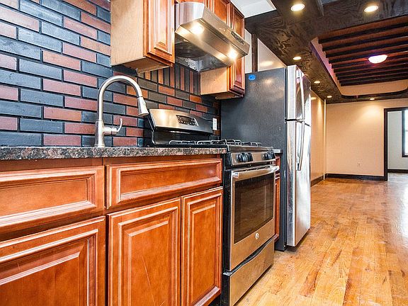 3rd image of 293 Harman St APT 2R