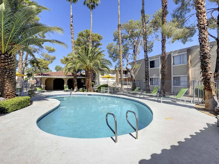 Rancho Vista Apartments — Photo 7