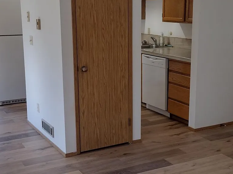 423 Healy Ave S #3 — Photo 3