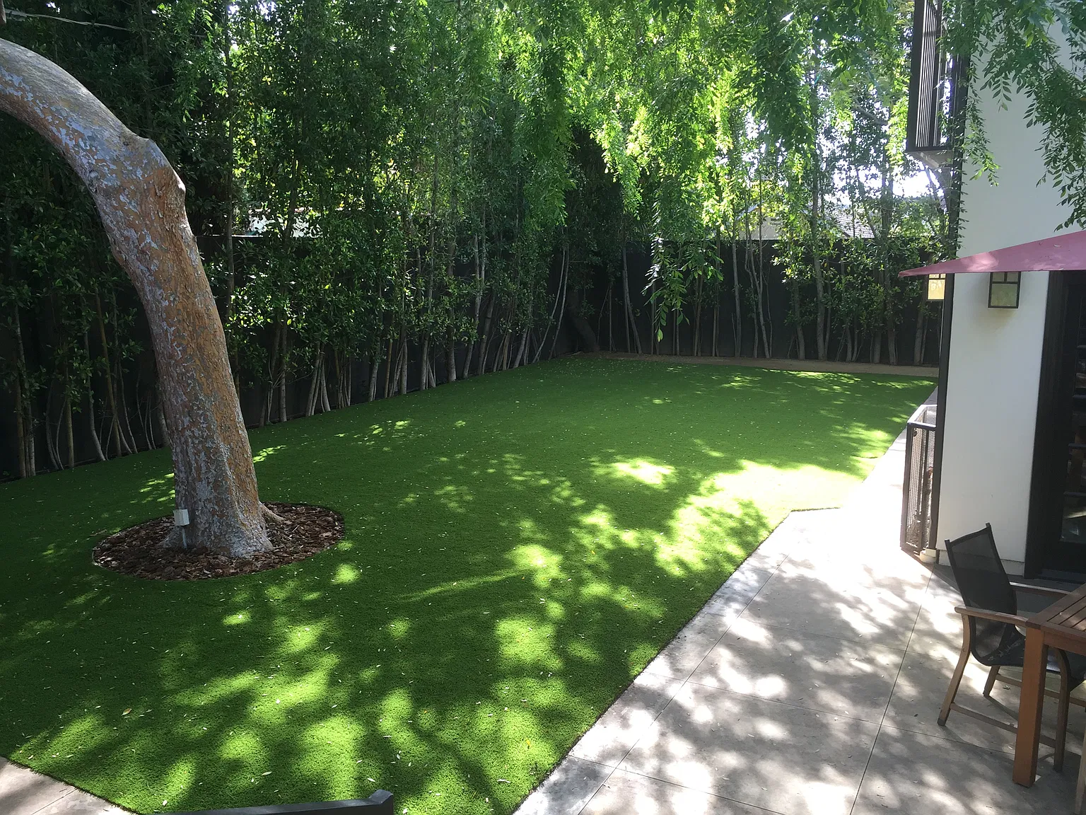 319 S Mansfield Ave — Photo 2