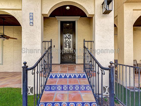3rd image of 2306 Couch St