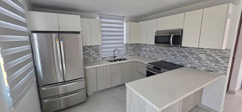 3 bed, 2.5 bath, 10 sqft, $2,900 — Photo 2