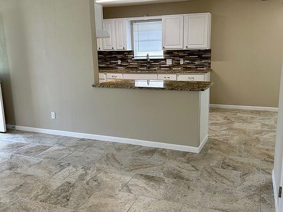 2nd image of 706 W Flournoy