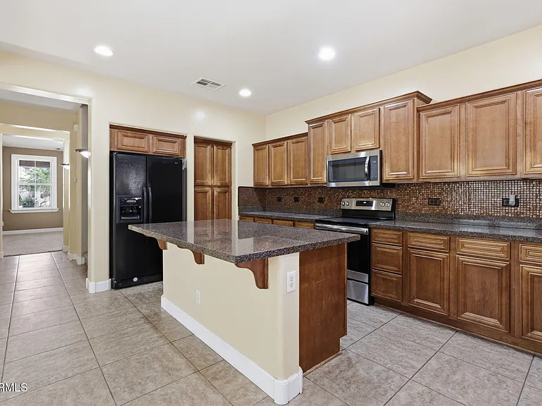 15372 W Dahlia Dr — Photo 16