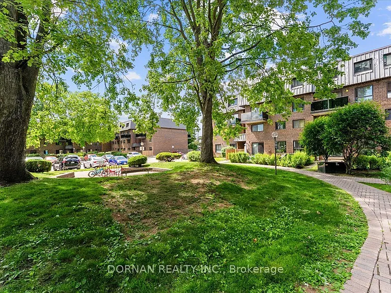 53 Taunton Rd E #86 — Photo 8