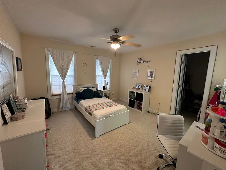 1320 Club House Dr — Photo 16