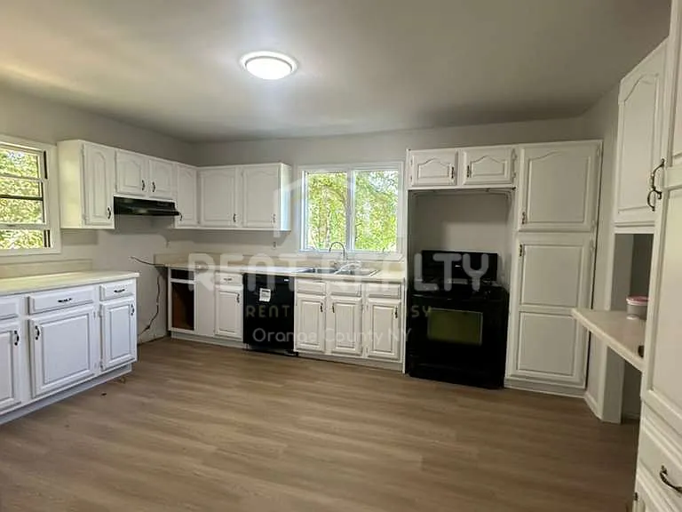 5 Ricki Ln — Photo 3