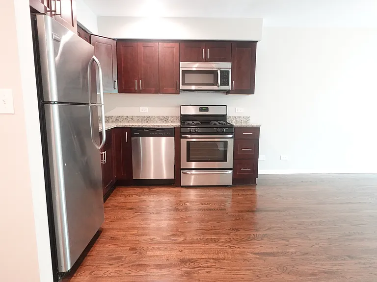 824 S Leavitt St #B — Photo 31