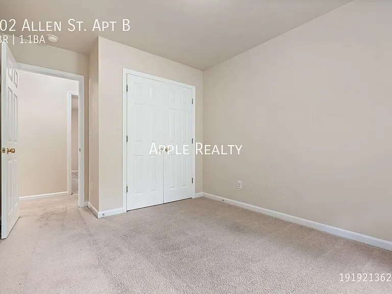 202 Allen St #B — Photo 10
