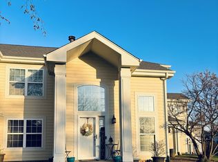 9515 Georgetown Ln, Crystal Lake, IL 60014