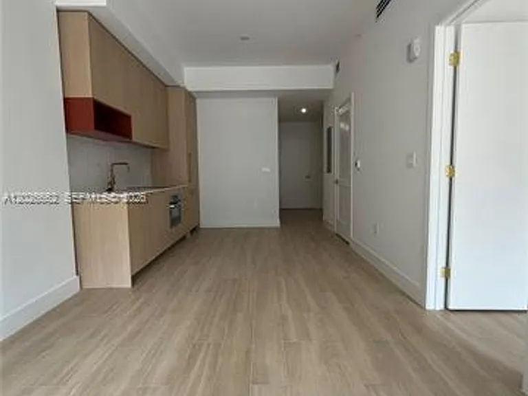 90 NE 32nd St #209 — Photo 9