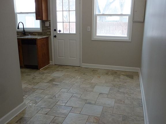 5th image of 1177 Saint Paul Ave