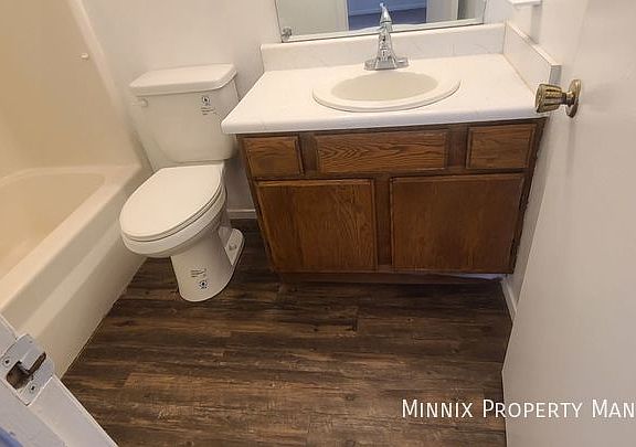 3rd image of 4509 Parkdale Dr
