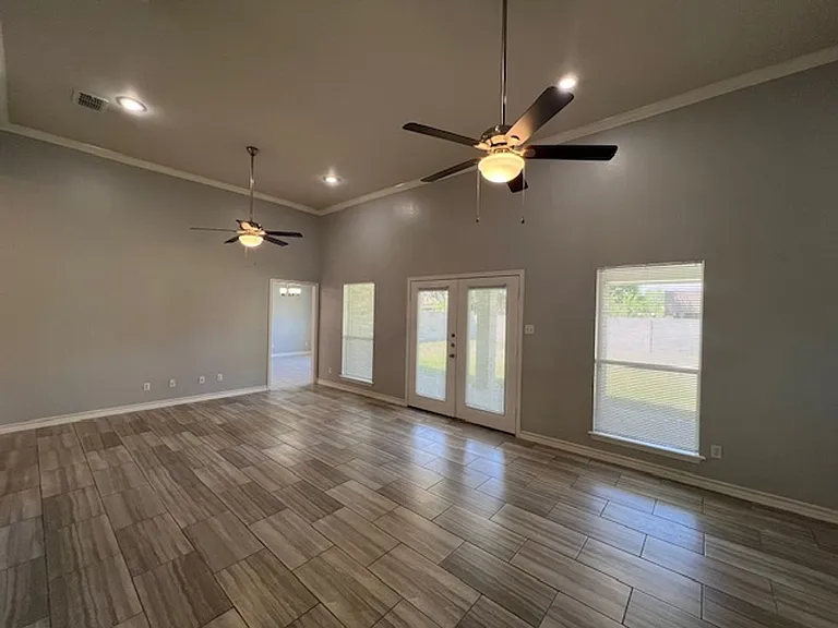 8506 Crownwood Dr — Photo 8