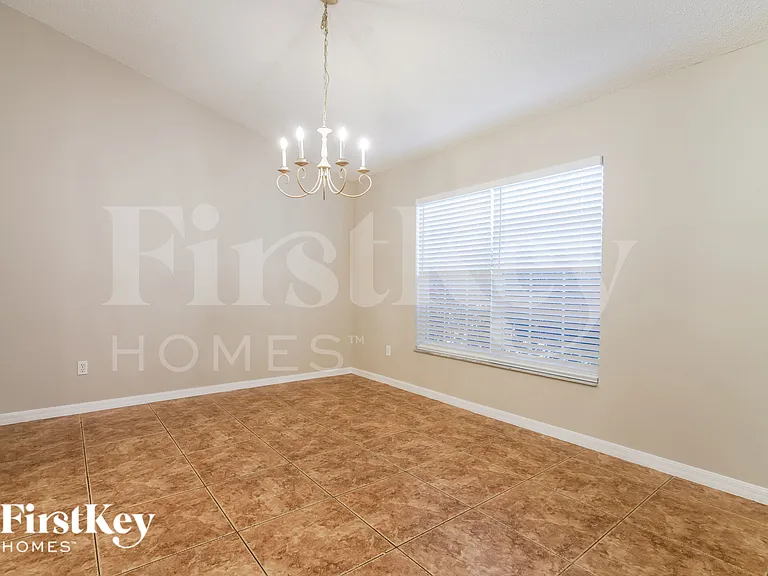 649 Rosaro Ct — Photo 6