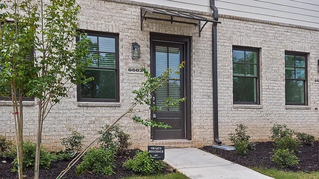 3 bed, 3.5 bath, 1608 sqft, $3,900 — Photo 1