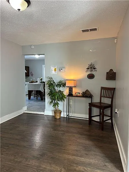 1 bed, $900 — Photo 2
