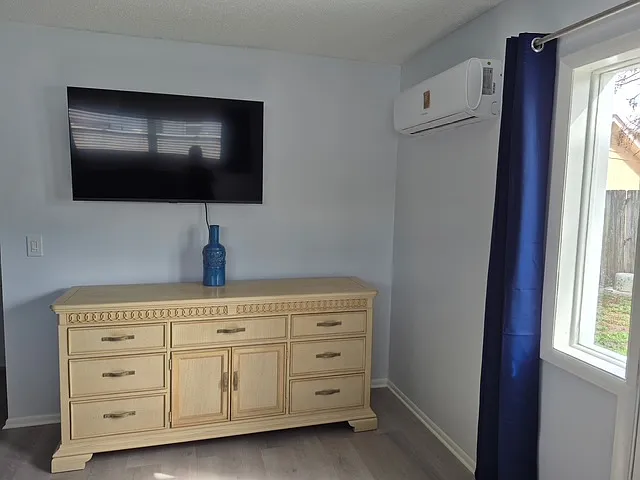TV and Individual ac/ heat