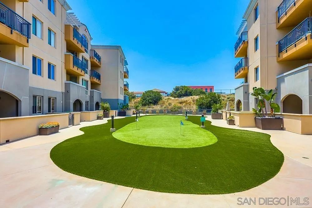 2 bed, 1020 sqft, $3,850 — Photo 3