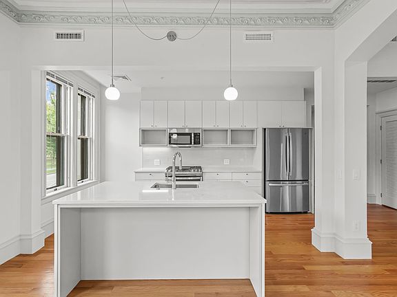 3rd image of 31 Parade St #302