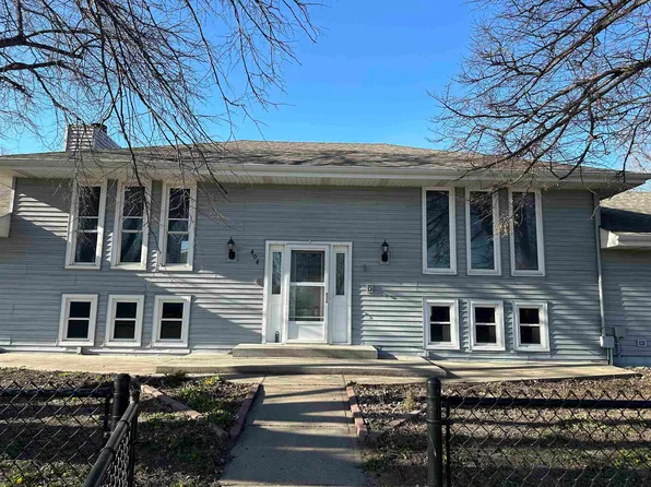 404 E 39th St, Kearney, NE 68847