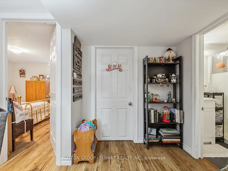 9 Grenadier Dr #LOWER — Photo 8
