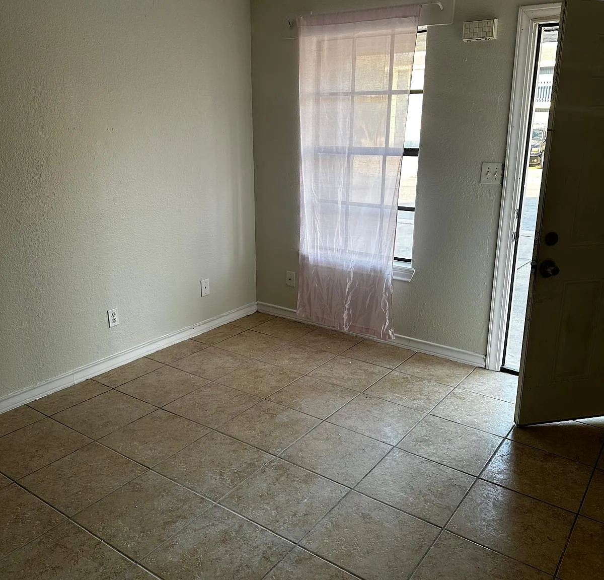 444 Galveston Road Apt F - 1 — Photo 3