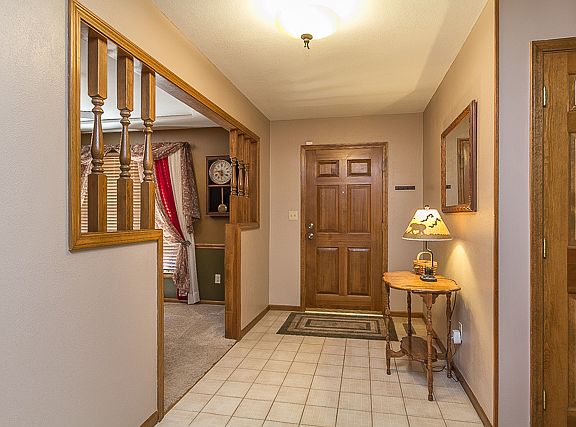 3rd image of 212 NE Bordner Dr
