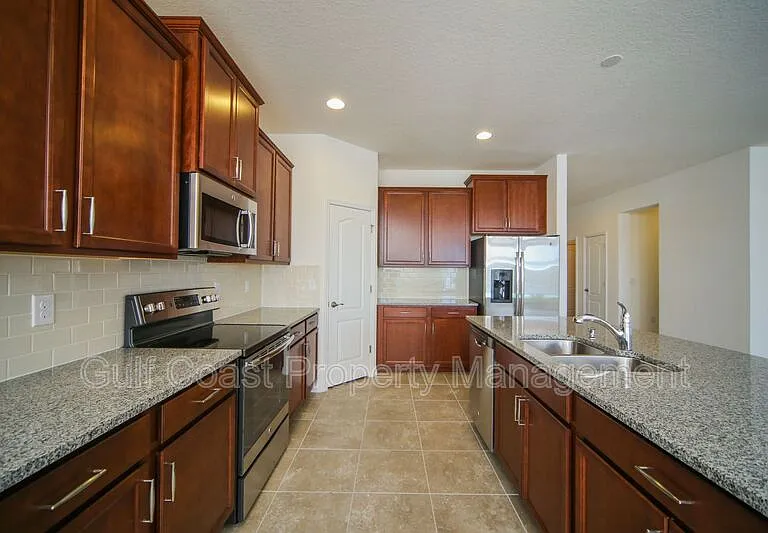 2903 Esmeralda Dr — Photo 6