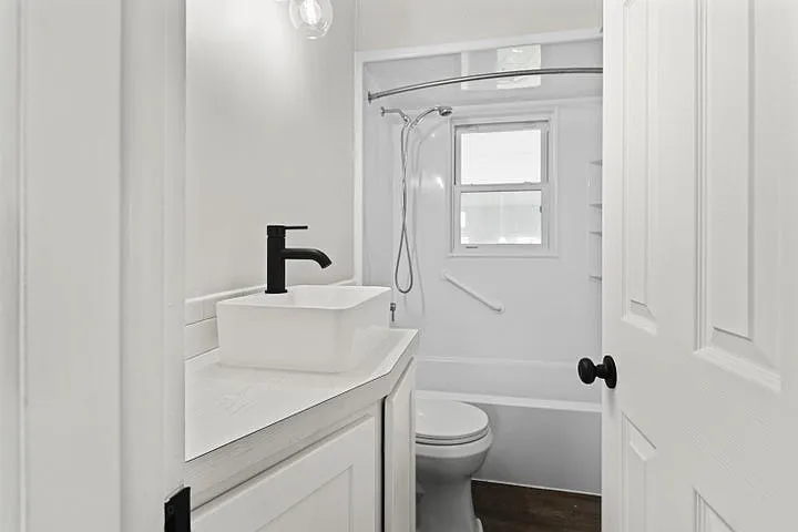 3276 Lombard St SW — Photo 15