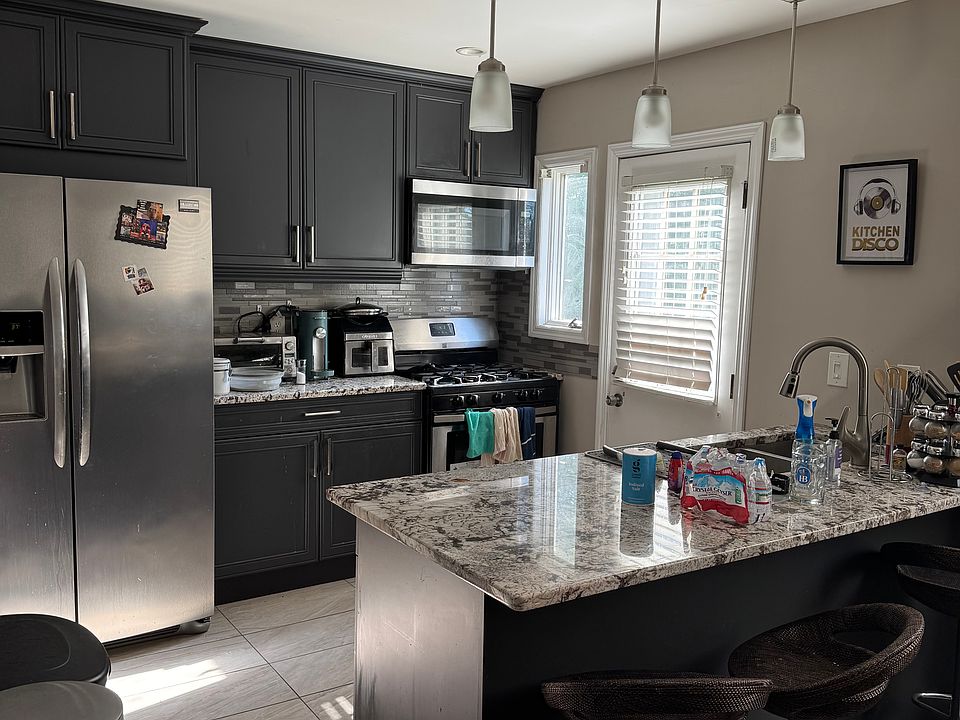 1st image of 18 Seymore Ln
