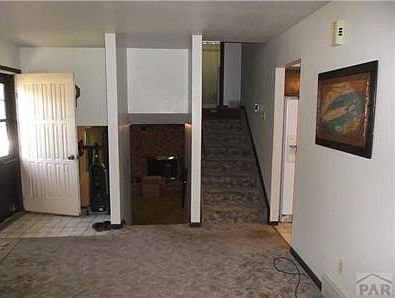 5th image of 8 Hampton Ln