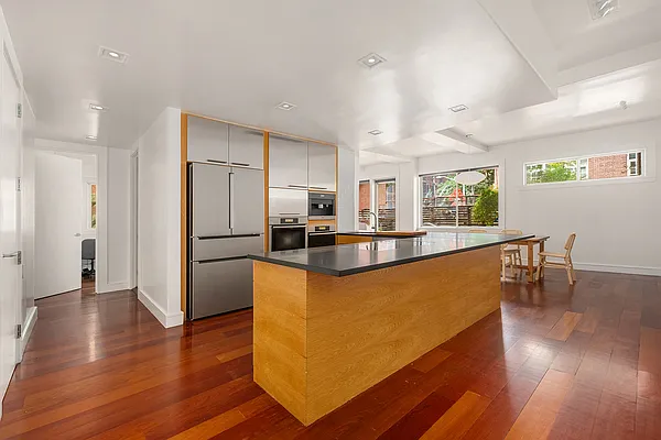 Kitchen, photo 2